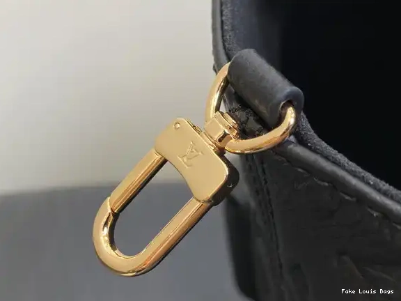Eliminating the middleman and passing on savings to you. With massive production and tax-free benefits LOUIS VUITTON Backup Ys-20*22*14CM 0405